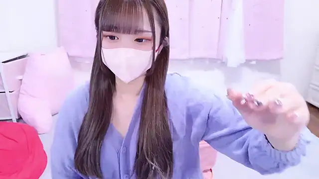 Snapshot of MAIKA_pyon chatting on November 5, 2025, 10:07 am MAIKA pyon online show from November 5, 2025, 10:07 am