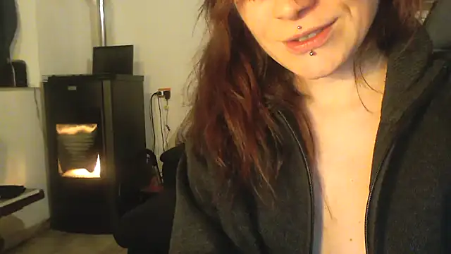 Snapshot of complicata_mente chatting on January 23, 2025, 11:47 pm complicata mente online show from January 23, 2025, 11:47 pm