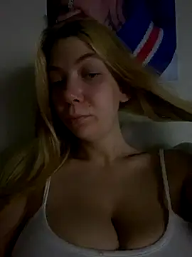 Mandispandis1 online show from September 18, 2025, 11:52 pm