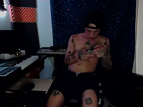 patrik tattoo  online show from February 25, 2025, 11:04 pm