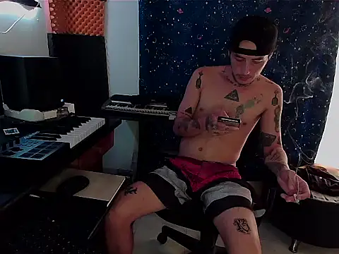 patrik tattoo  online show from February 21, 2025, 10:15 pm