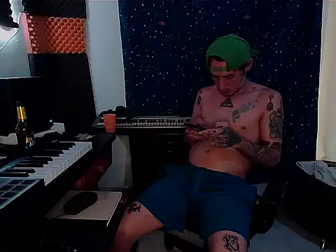 patrik tattoo  online show from February 16, 2025, 11:06 pm