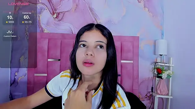 Snapshot of LizzMartin chatting on February 27, 2025, 7:26 pm LizzMartin online show from February 27, 2025, 7:26 pm