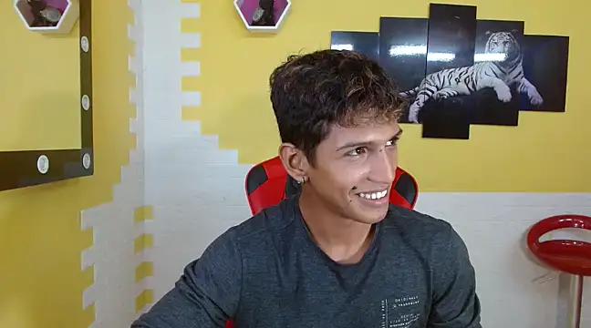 mau elixxx online show from January 25, 2025, 2:04 am