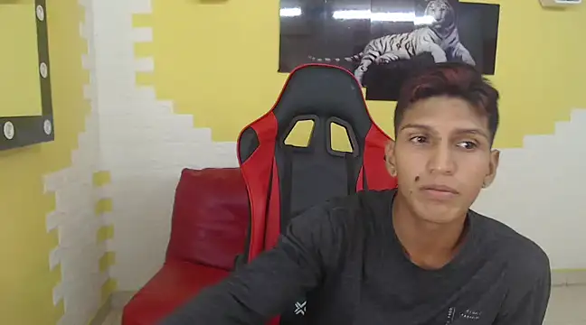 mau elixxx online show from December 31, 2024, 6:05 am