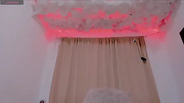 Snapshot of Lauu_G chatting on March 5, 2025, 3:08 am Lauu G online show from March 5, 2025, 3:08 am