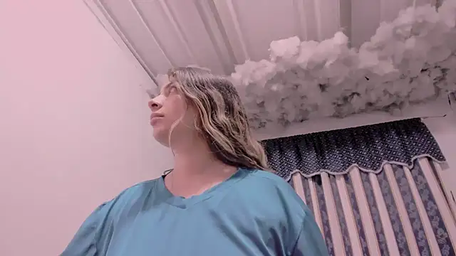 Snapshot of Lauu_G chatting on November 29, 2025, 10:48 am Lauu G online show from November 29, 2025, 10:48 am