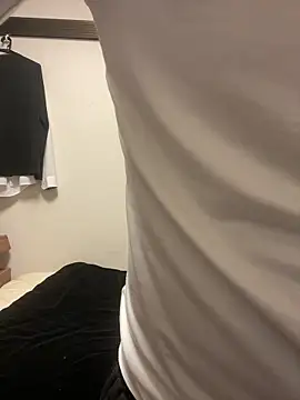 Snapshot of YU-KI00 chatting on November 13, 2025, 9:35 am YU-KI00 online show from November 13, 2025, 9:35 am