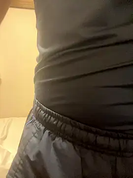 Snapshot of YU-KI00 chatting on November 24, 2025, 12:38 pm YU-KI00 online show from November 24, 2025, 12:38 pm