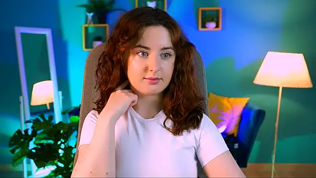 Snapshot of AnnTerry_ chatting on November 14, 2025, 8:29 am AnnTerry online show from November 14, 2025, 8:29 am