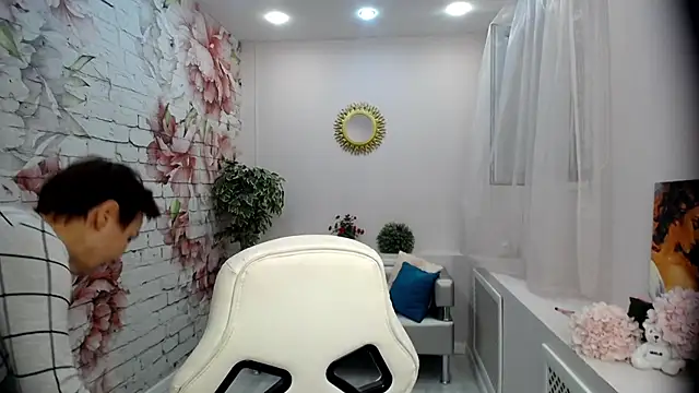 Snapshot of Cutie_Asya chatting on October 30, 2025, 4:33 am Cutie Asya online show from October 30, 2025, 4:33 am