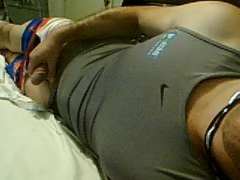 Snapshot of frank32love chatting on March 21, 2025, 9:12 am frank32love online show from March 21, 2025, 9:12 am