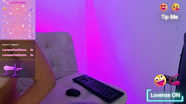 ZoeBruneet online show from December 27, 2024, 12:45 pm