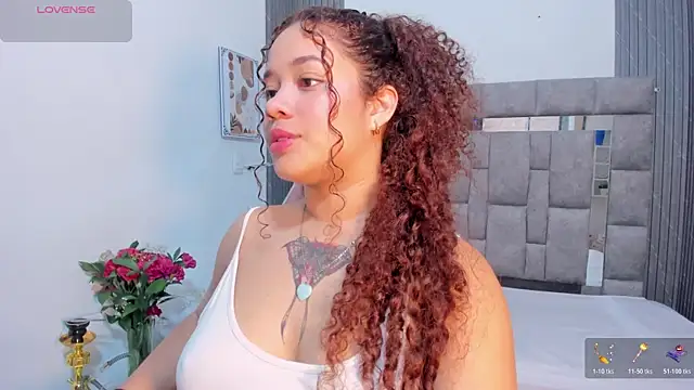 Snapshot of zulyjones chatting on December 3, 2025, 12:26 pm zulyjones online show from December 3, 2025, 12:26 pm