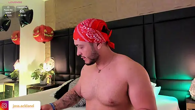 Snapshot of JossAckland chatting on October 30, 2025, 7:55 pm JossAckland online show from October 30, 2025, 7:55 pm