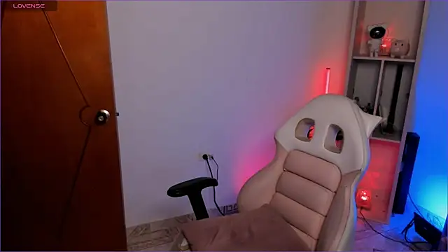 odelei online show from November 17, 2025, 9:35 am