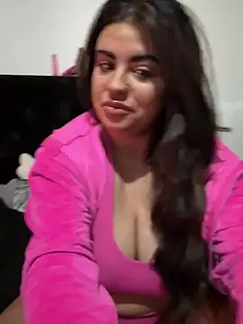 Snapshot of curvybabesx1 chatting on December 12, 2024, 7:19 am curvybabesx1 online show from December 12, 2024, 7:19 am