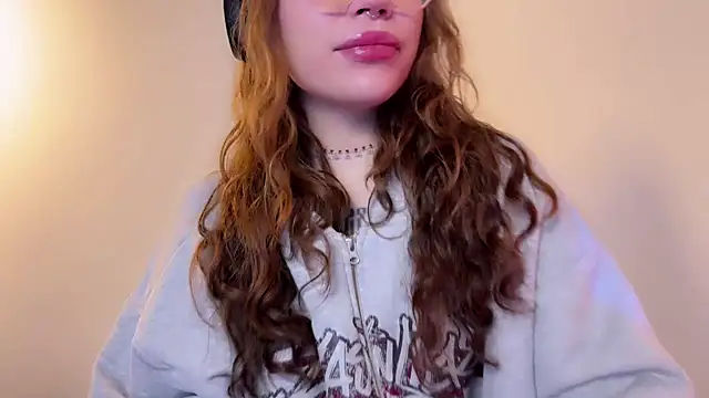 Snapshot of PaulaPratt chatting on January 15, 2025, 3:22 am PaulaPratt online show from January 15, 2025, 3:22 am