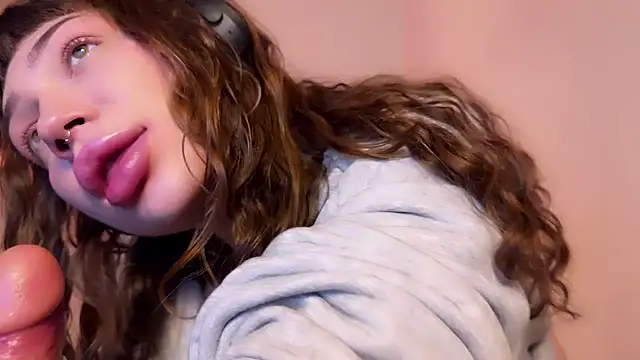 Snapshot of PaulaPratt chatting on February 9, 2025, 6:33 am PaulaPratt online show from February 9, 2025, 6:33 am