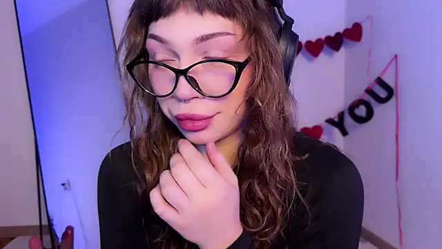 Snapshot of PaulaPratt chatting on February 7, 2025, 2:50 am PaulaPratt online show from February 7, 2025, 2:50 am