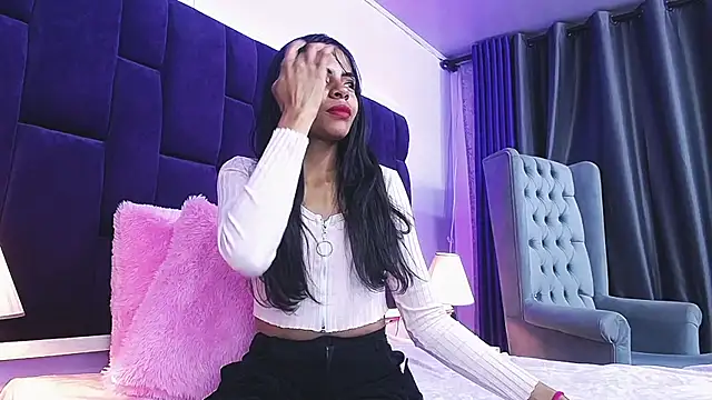 Snapshot of SaraFlores chatting on December 12, 2024, 3:21 am SaraFlores online show from December 12, 2024, 3:21 am