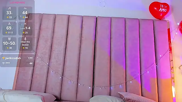 Snapshot of VICTORIA_RASH chatting on February 14, 2025, 8:26 pm VICTORIA RASH online show from February 14, 2025, 8:26 pm