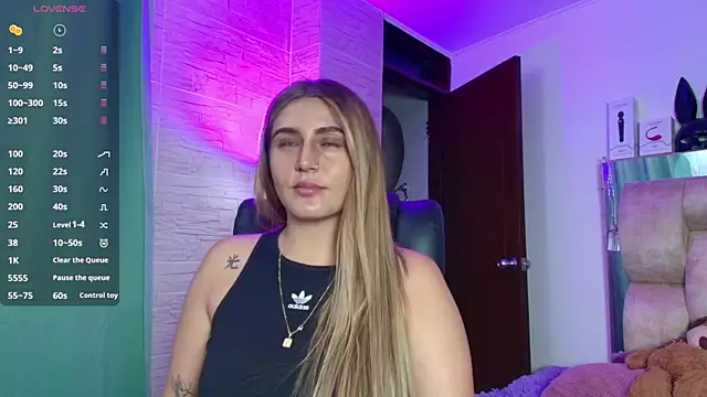 Snapshot of dakota_Robbins_ chatting on December 16, 2025, 8:35 pm dakota Robbins online show from December 16, 2025, 8:35 pm