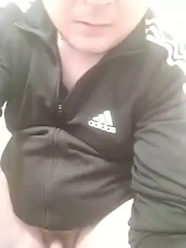 szakal3 online show from April 13, 2026, 9:19 pm