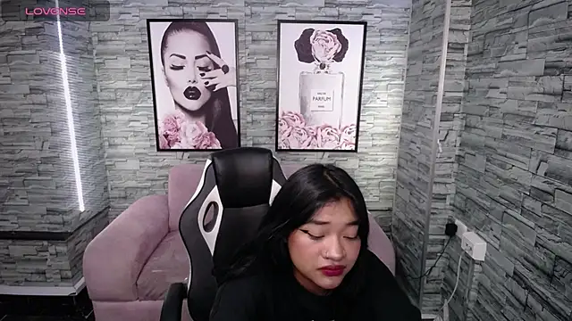  Katalina b online show from December 29, 2024, 7:53 pm