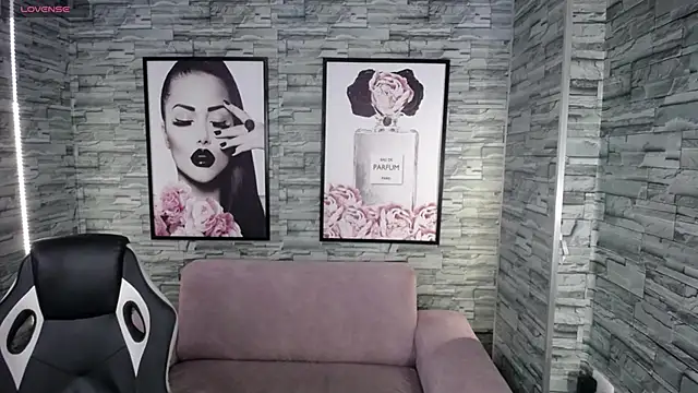  Katalina b online show from December 12, 2024, 10:52 pm