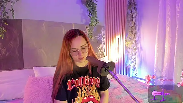 centaurigirl online show from February 6, 2026, 3:35 am