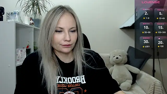 Sunny bunny6 online show from December 1, 2025, 4:13 am