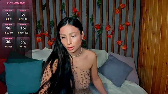 Snapshot of Tanita_Lambic chatting on November 15, 2025, 1:42 am Tanita Lambic online show from November 15, 2025, 1:42 am