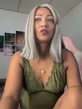 Snapshot of Amaliu_ chatting on May 19, 2026, 3:08 pm Amaliu online show from May 19, 2026, 3:08 pm