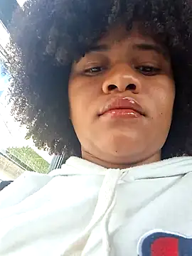 Snapshot of DANIELA_MICHEL chatting on February 5, 2025, 1:54 pm DANIELA MICHEL online show from February 5, 2025, 1:54 pm