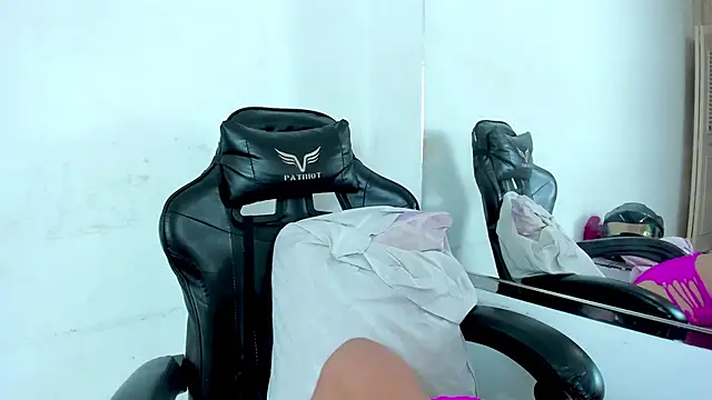 Petite amor2 online show from October 21, 2025, 7:46 pm