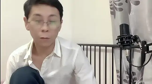 Snapshot of TGH521 chatting on January 10, 2025, 10:50 am TGH521 online show from January 10, 2025, 10:50 am