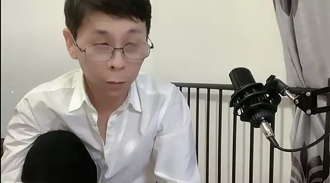 Snapshot of TGH521 chatting on January 8, 2025, 2:35 pm TGH521 online show from January 8, 2025, 2:35 pm