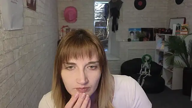 Nika Kitten online show from April 17, 2026, 10:07 am