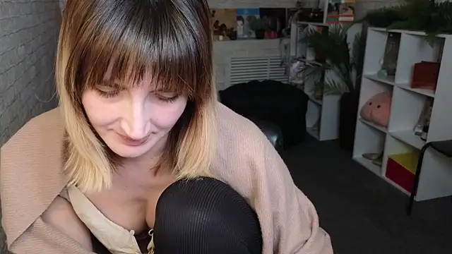 Nika Kitten online show from February 19, 2026, 10:01 am