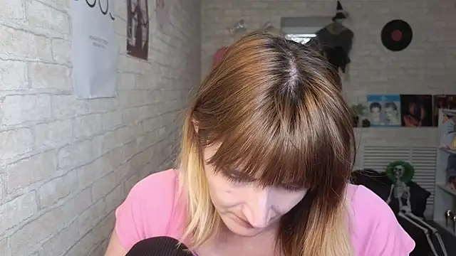 Snapshot of Nika_Kitten chatting on April 23, 2026, 12:40 pm Nika Kitten online show from April 23, 2026, 12:40 pm