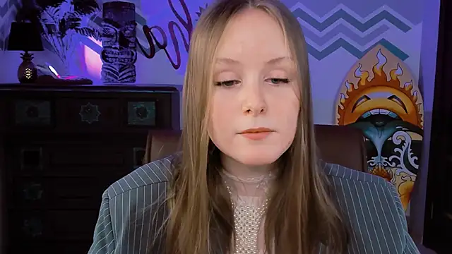 Snapshot of VivienLeeigh chatting on February 22, 2025, 12:18 pm VivienLeeigh online show from February 22, 2025, 12:18 pm