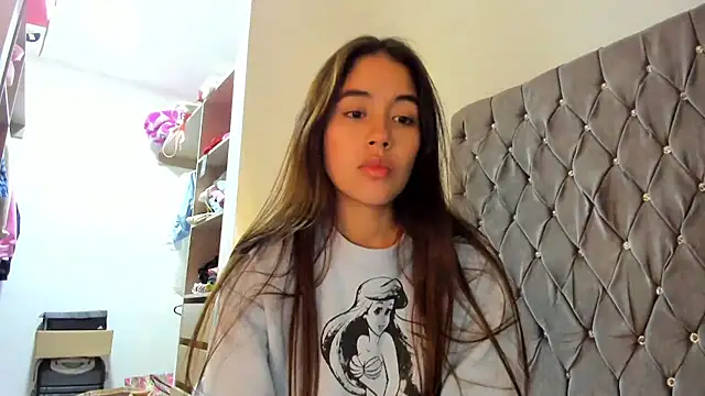 AriaMontgomery online show from January 13, 2025, 9:08 am