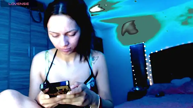 holy juli online show from December 20, 2025, 3:42 am