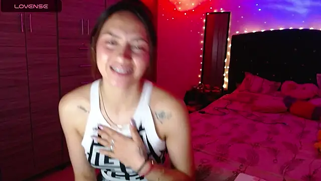 Snapshot of holy_juli chatting on October 1, 2025, 2:49 am holy juli online show from October 1, 2025, 2:49 am