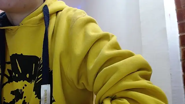 holy juli online show from March 9, 2026, 3:10 am