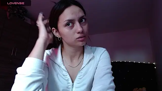 Snapshot of holy_juli chatting on September 16, 2025, 8:54 pm holy juli online show from September 16, 2025, 8:54 pm