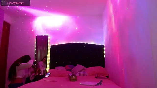 Snapshot of holy_juli chatting on October 19, 2025, 2:47 am holy juli online show from October 19, 2025, 2:47 am