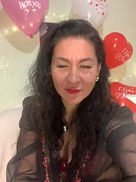 Snapshot of Tina_Moretti chatting on February 15, 2025, 11:14 pm Tina Moretti online show from February 15, 2025, 11:14 pm