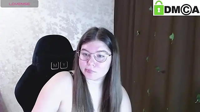 Snapshot of holy_michela chatting on December 1, 2025, 3:40 am holy michela online show from December 1, 2025, 3:40 am